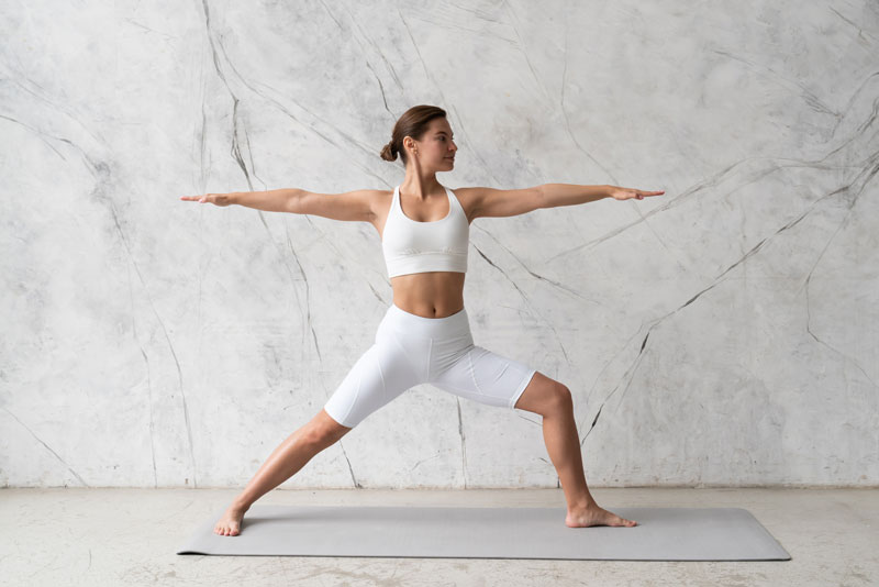 posture du guerrier 2 ou virabhadrasana 2