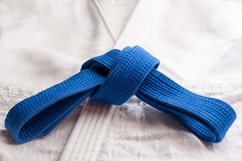 ceinture bleue symbole espoir et de maitrise