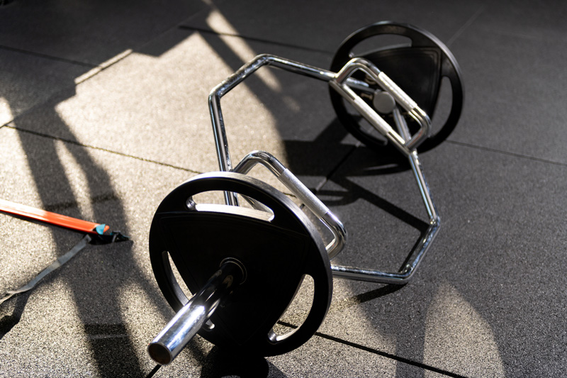 les barres standards et specifiques du curl au souleve de terre