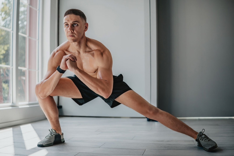 pourquoi le cossack squat transforme votre mobilite laterale