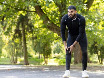 Douleur genoux course à pied : causes fréquentes et solutions