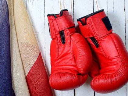 Équipement Boxe Française Complet : Guide d'Achat 2025 (Gants, Protections, Tenue)