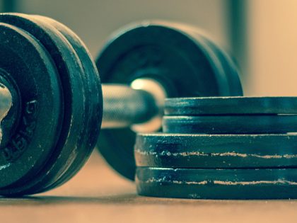 Poids barre musculation : comment bien calculer vos charges ?